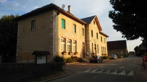 Couvreur Ayn